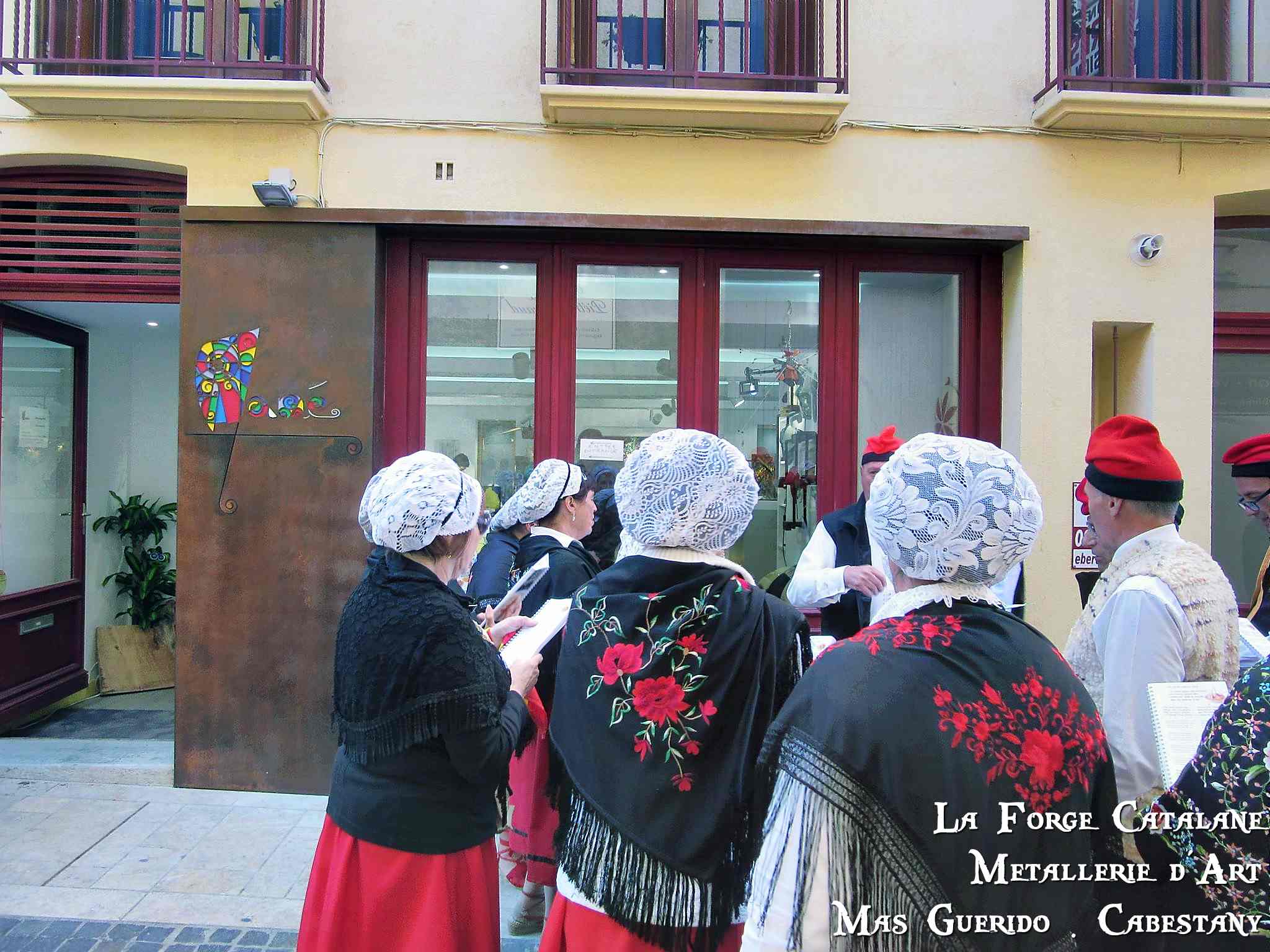 enseigne boutique mane  motif en decoupe laser forge catalane.jpg